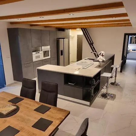 Luxury With Garden And Pool Apartamento